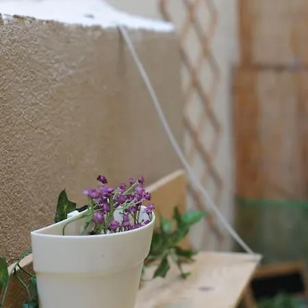 Modern Urban Host With Private Courtyard Салоники