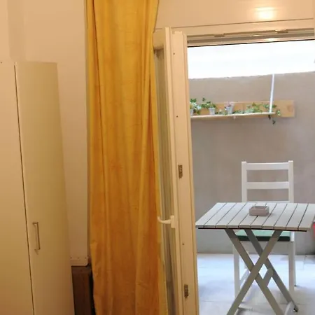 Modern Urban Host With Private Courtyard Apartmán