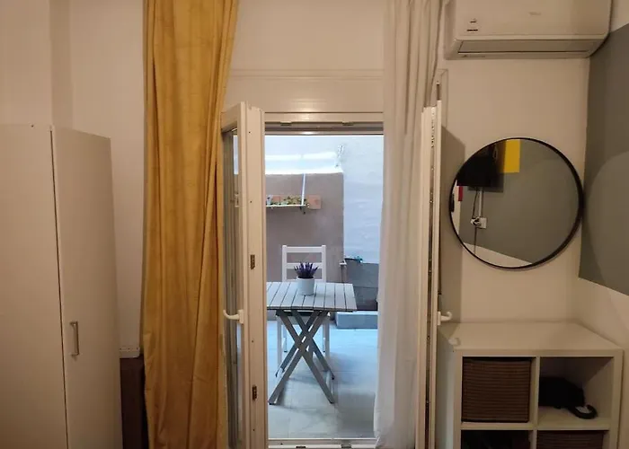 Modern Urban Host With Private Courtyard Apartamento Tessalónica