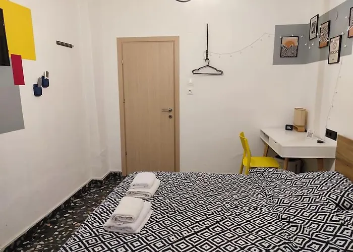 Modern Urban Host With Private Courtyard Apartamento Tessalónica