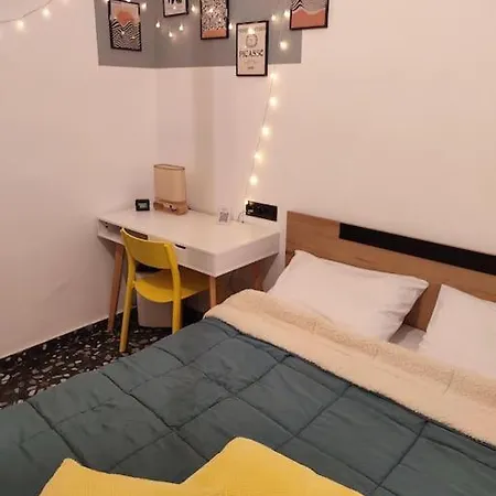 Modern Urban Host With Private Courtyard * Tesalónica