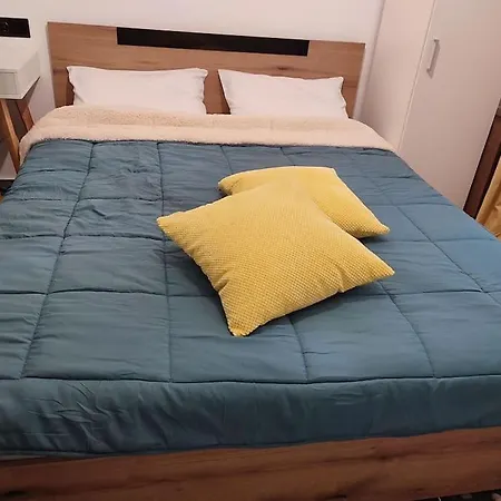 Modern Urban Host With Private Courtyard * 테살로니키