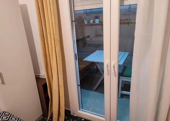 Διαμέρισμα Modern Urban Host With Private Courtyard *