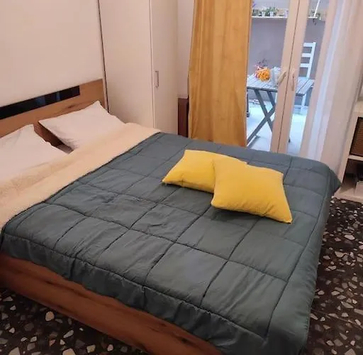 Modern Urban Host With Private Courtyard * Tessalónica