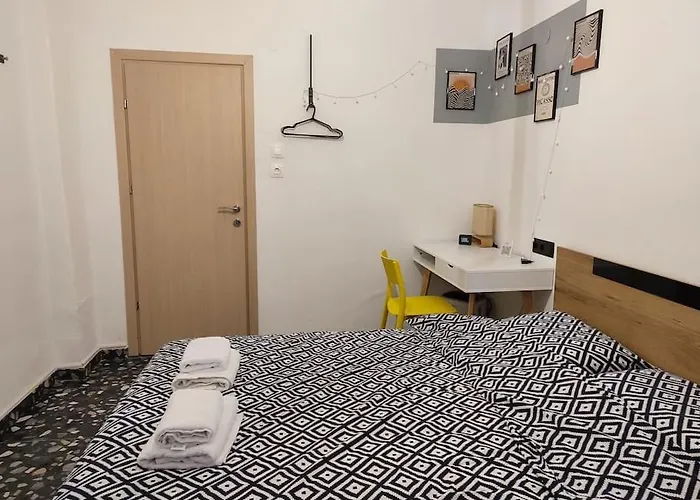 Modern Urban Host With Private Courtyard Διαμέρισμα