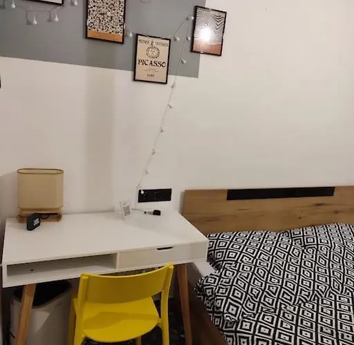 Modern Urban Host With Private Courtyard Apartamento Tessalónica