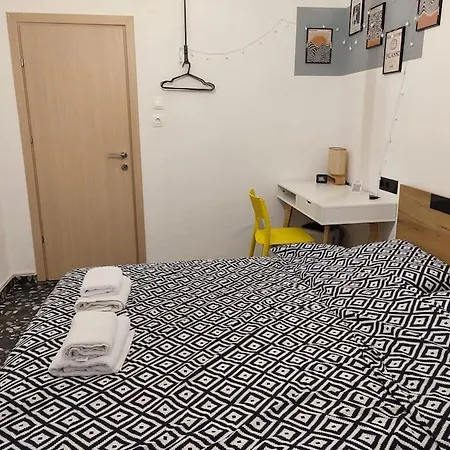 Modern Urban Host With Private Courtyard *