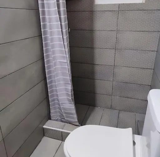 Modern Urban Host With Private Courtyard Apartamento